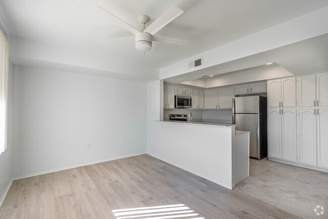 1BR, 2BA - 1,150SF - Kitchen - Canyon Villas Place