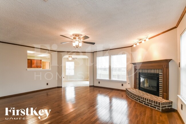 Foto del edificio - 19528 Windwood Pkwy