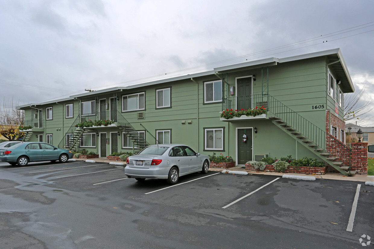 Building Photo - Garden Vista Apartments