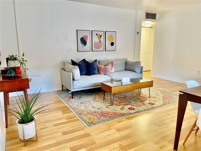 Foto del edificio - 5425 SW 77th Ct