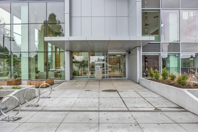 Building Photo - 13573-13598 98 Ave