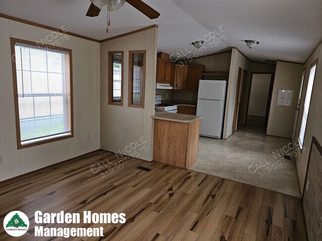 Building Photo - 302 Pinto Ln