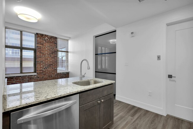 La orilla del río - The Residences at Barnett