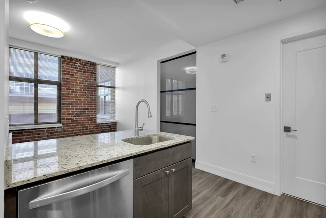 The Riverside - The Residences at Barnett