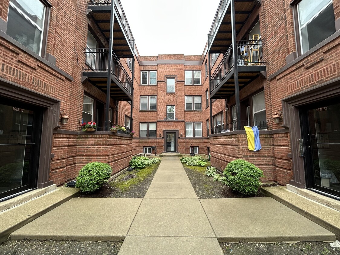 Primary Photo - 1621 W Wallen Ave