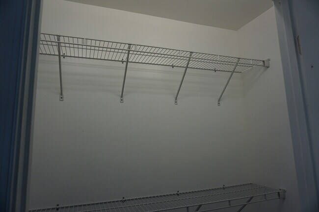 Owners Suite Closet - 1129 Kilby Dr