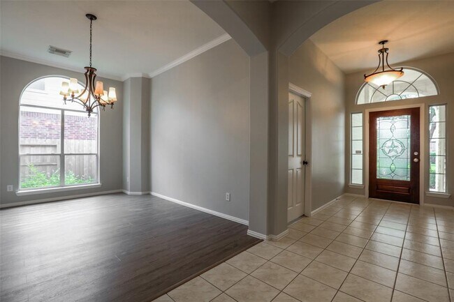 Foto del edificio - 13727 Rolling River Ln