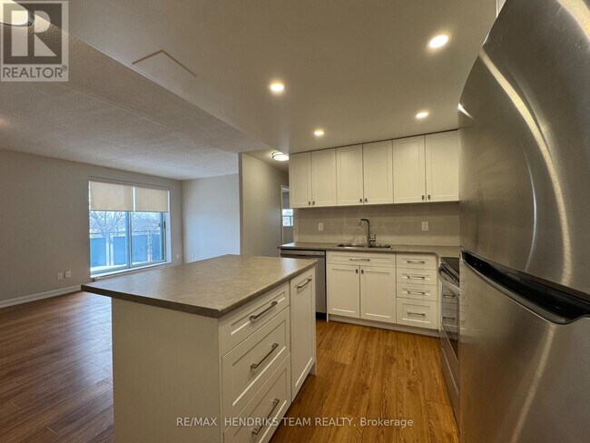 Building Photo - 16 Capner St