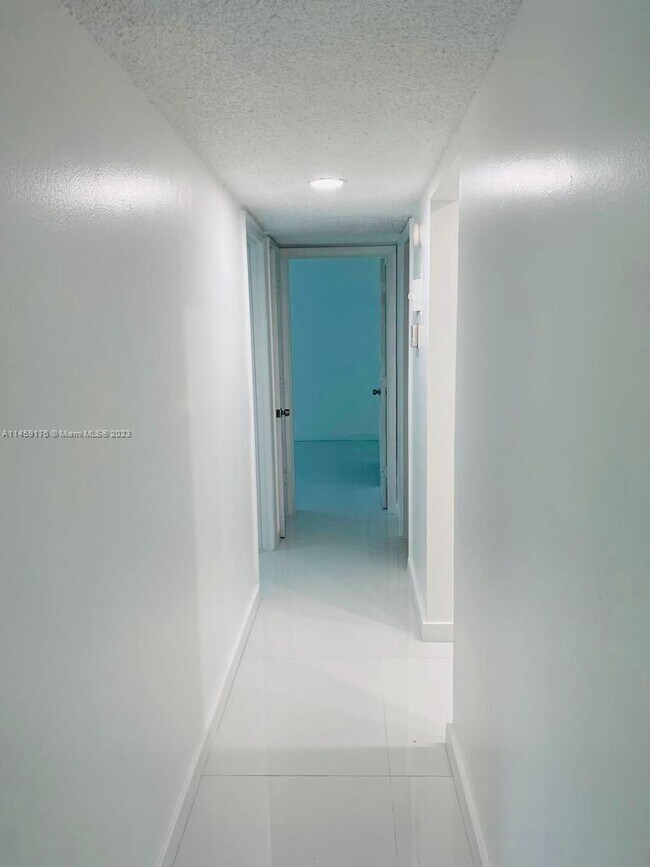 Foto del edificio - 700 SE 2nd Ave