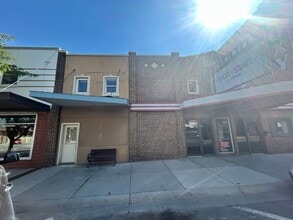 Building Photo - 122 N 2nd St