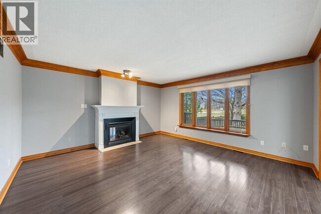 Photo du bâtiment - 670 Lakeshore Rd