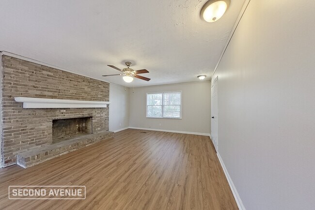 Foto del edificio - 817 Martinwood Ln