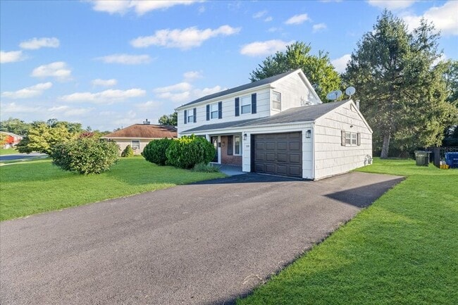 Building Photo - 114 Millbrook Dr