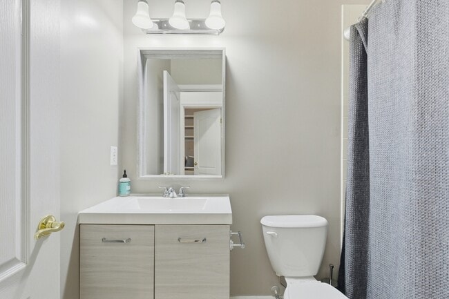 Foto del edificio - 613 Spectator Ave