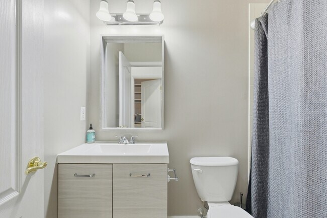 Foto del edificio - 613 Spectator Ave