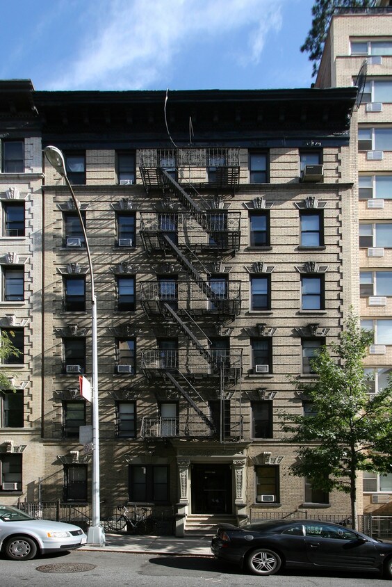 Primary Photo - 429 E 65th St
