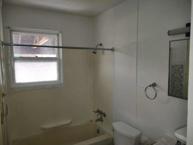 Foto del edificio - 500 Center Ave