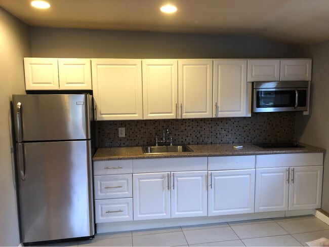 Building Photo - 18953 Bessemer St