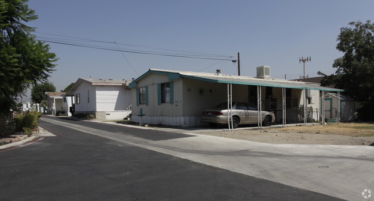 Foto del edificio - 18411 Valley Blvd
