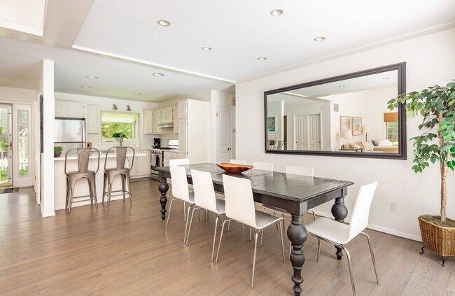 Foto del edificio - 25 High Point Rd