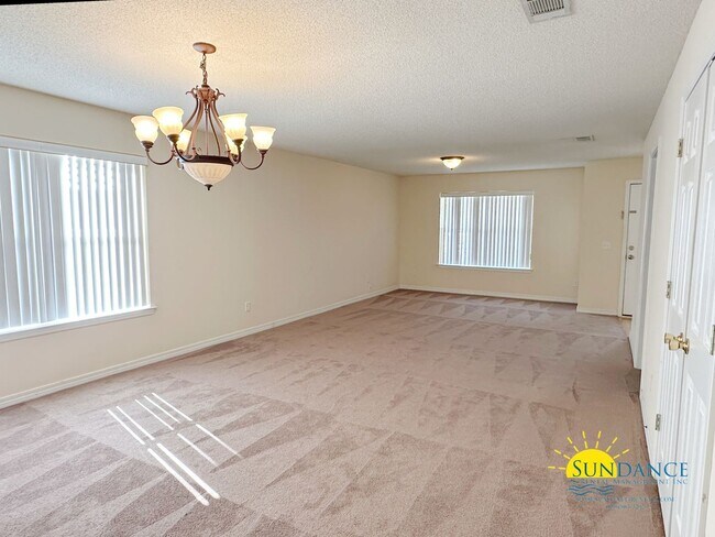 Building Photo - Stunning 4 Bedroom Home in Gulf Breeze!