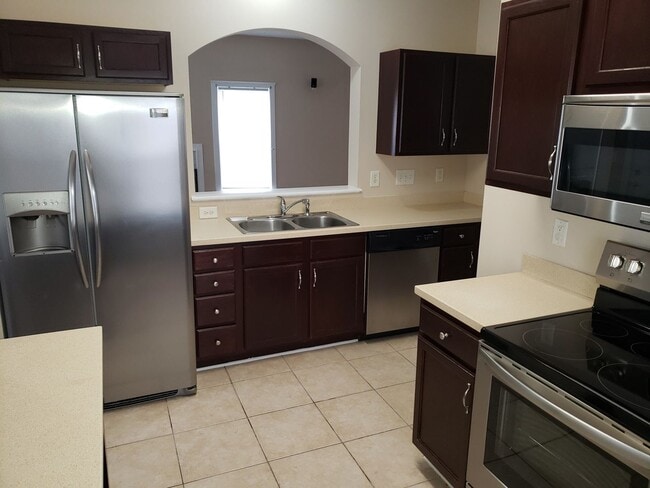 Building Photo - Charming 3 bed 2.5 bath Home in Huntersville!