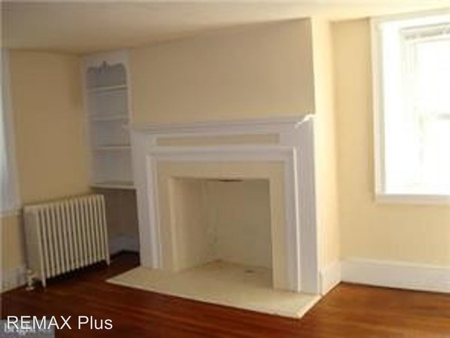 Building Photo - 526 S Eagle Rd