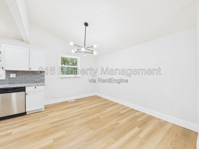 Foto del edificio - 9524 Manning Ave
