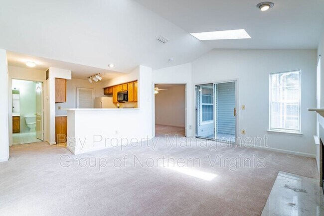 Building Photo - 5604 Willoughby Newton Dr