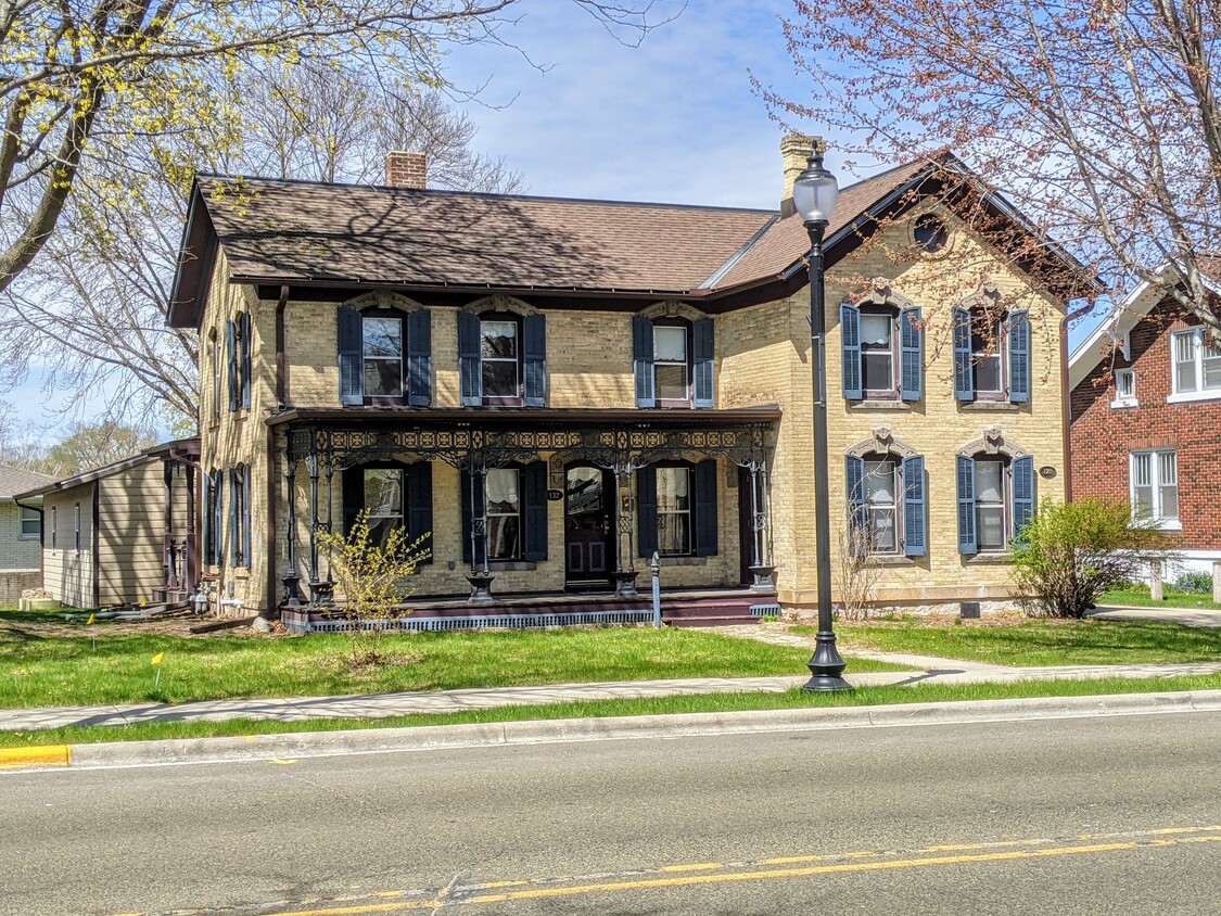 128 S. Main St Deforest - 128 S Main St