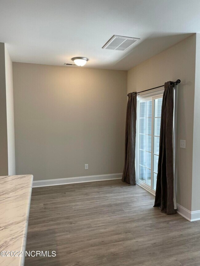 359 S Stingray Ln, Sneads Ferry, NC 28460 Townhome Rentals in Sneads