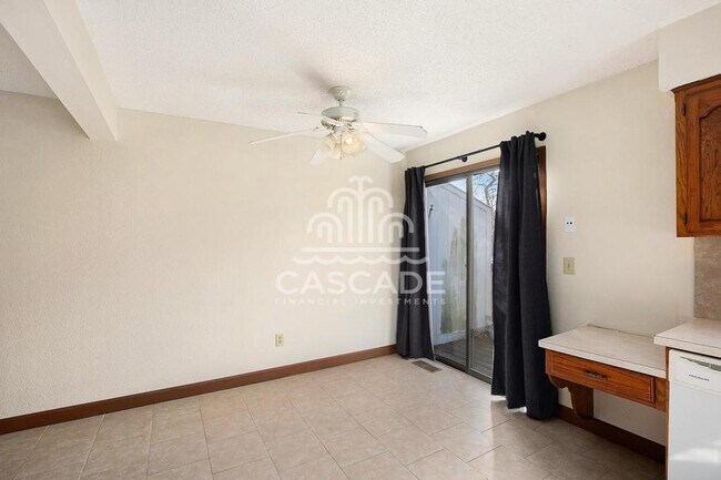 Building Photo - 3510 NE Independence Ave