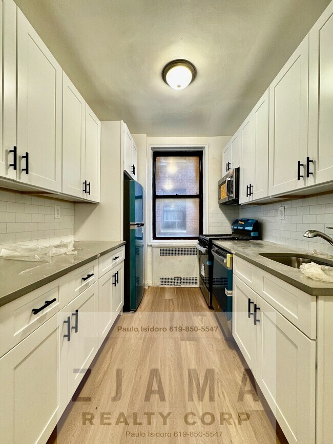 Foto del edificio - 720 St Marks Ave