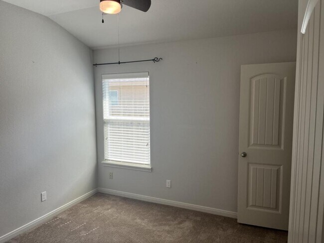 Building Photo - 233 Cobble Stone Ct