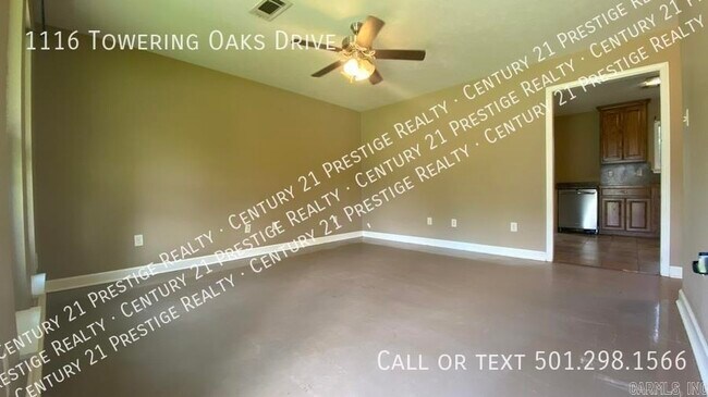 Foto del edificio - 1116 Towering Oaks Dr