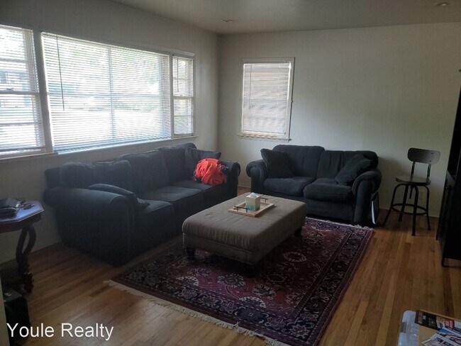 Building Photo - 4 br, 2 bath House - 435 Alpert Ave