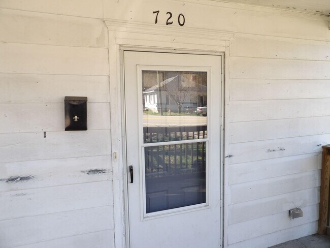 Foto del edificio - 720 Holmes St