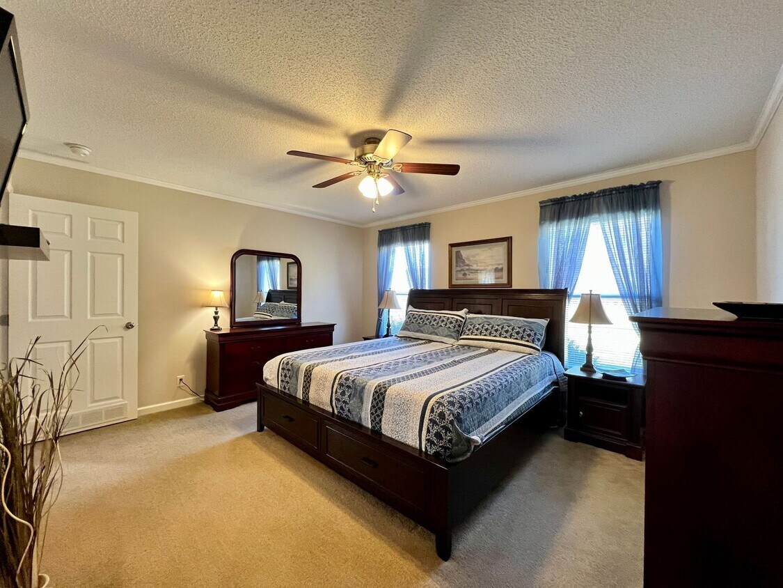 Primary Photo - Fully Furnished and Utilities Included!