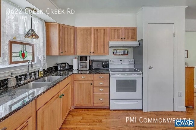 Building Photo - 3 Bed / 1 Bath Single Family (Available 8/...
