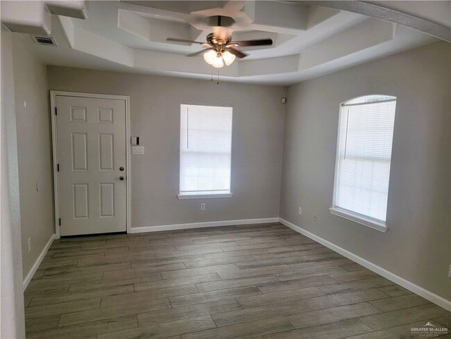 Building Photo - 23 W Candlelight Ln