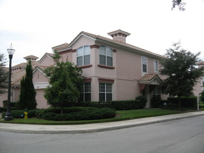 Foto del edificio - 8300 Riverdale Ln