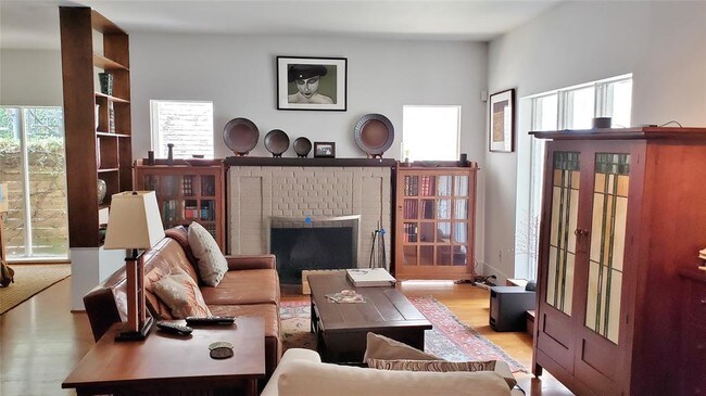 Foto del edificio - 1209 Milford St