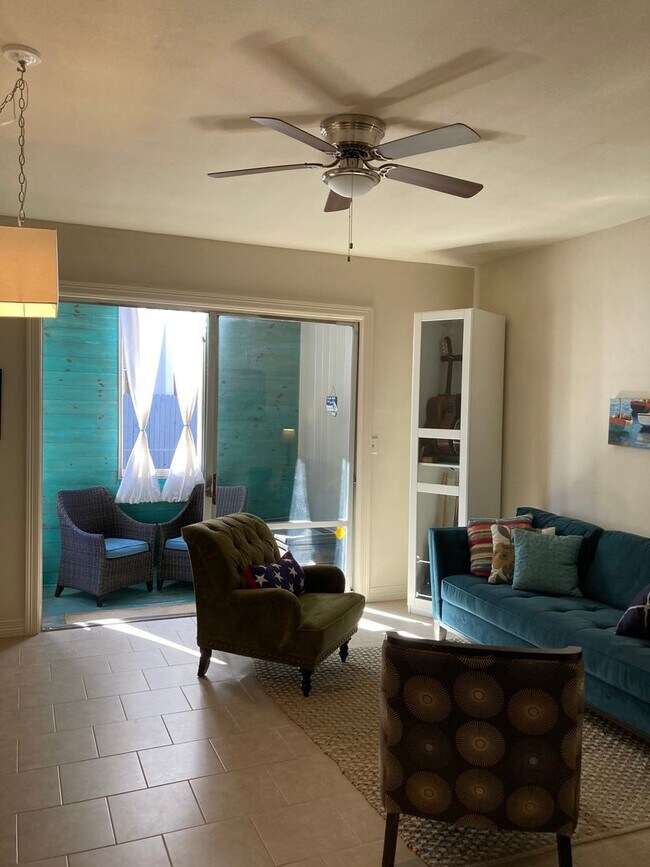 Building Photo - *$250 Admin Fee Waived*!!! New Price!! Cha...