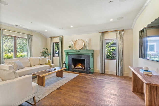 Foto del edificio - 1269 Glen Eyrie Ave