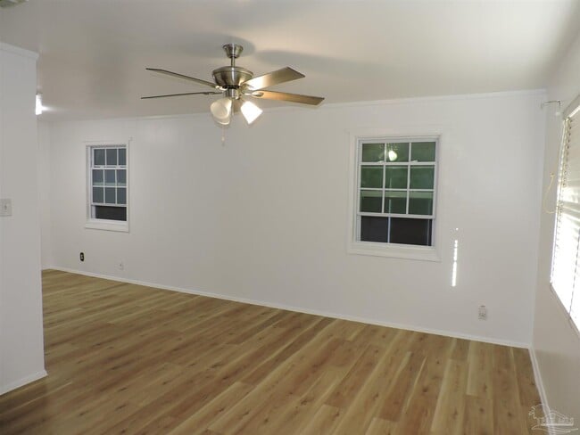 Foto del edificio - 146 Drew Cir