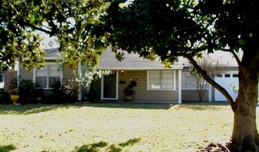 Building Photo - 1347 Gardenia Dr