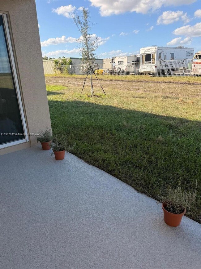 Foto del edificio - 632 Taylor Grvs St