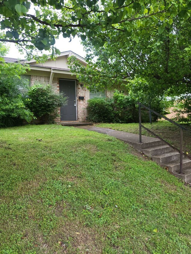 Foto principal - 7326 Harold Walker Dr