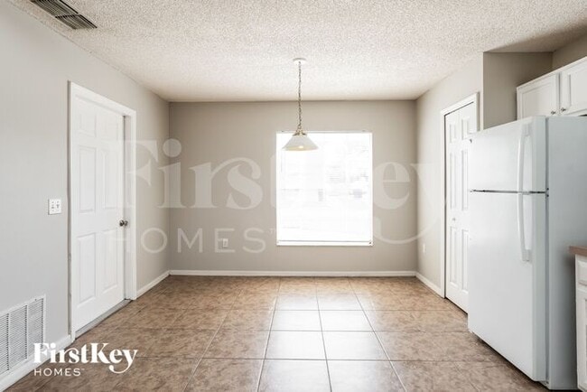 Building Photo - 7540 Groveoak Dr