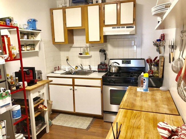 Building Photo - 2 br, 1 bath Condo - 407 Commonwealth Ave 2R